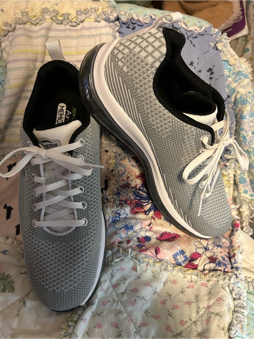 Skechers Men's Like New Light Gray Athletic Training Sneakers, Sz 9.5